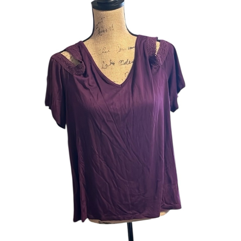 Mudd Purple Cut Out Cold Shoulder Short Sleeve T-Shirt with Embroidered Accents